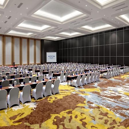 Aston Gresik Hotel & Conference Center Eksteriør bilde