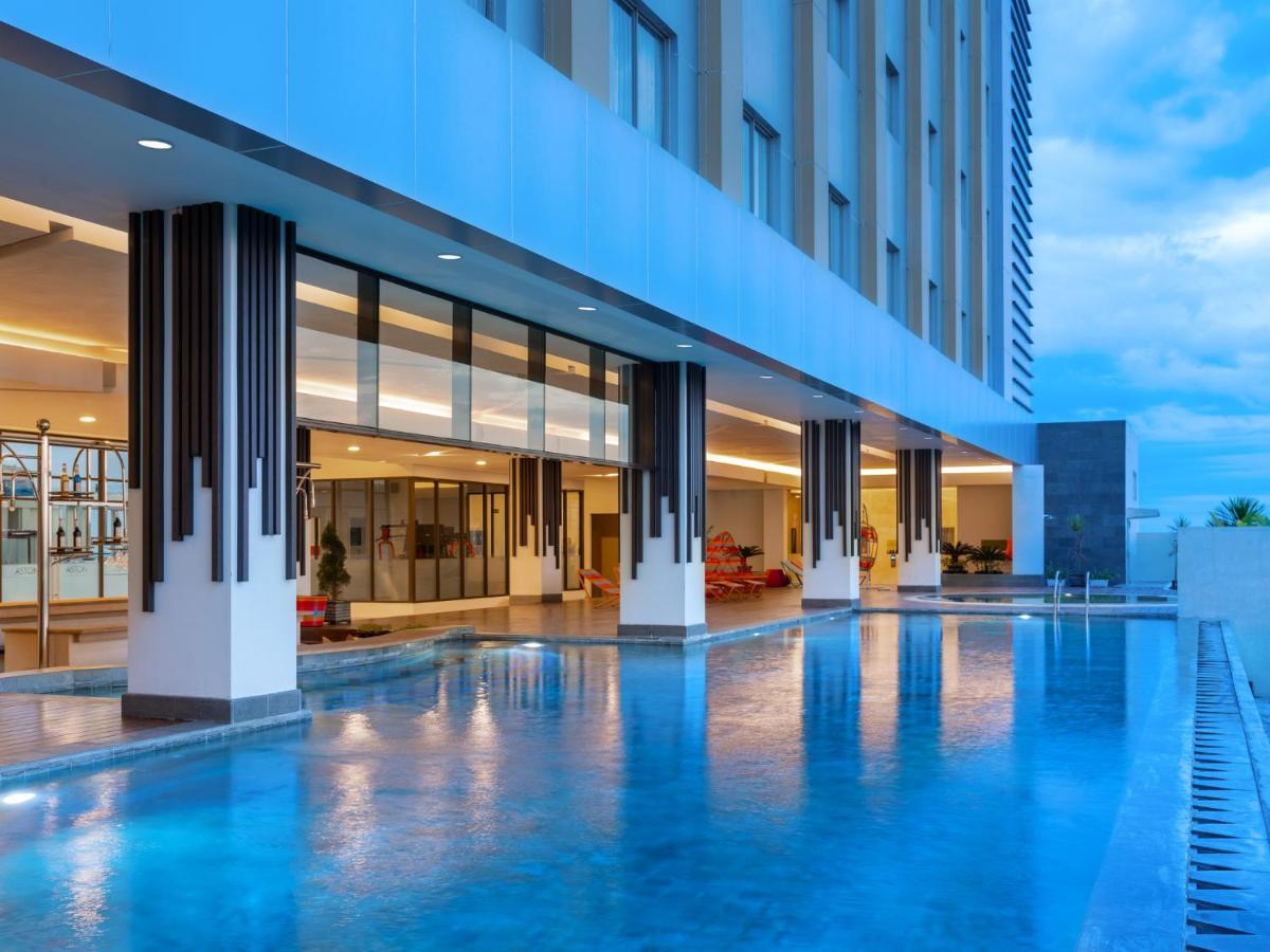 Aston Gresik Hotel & Conference Center Eksteriør bilde