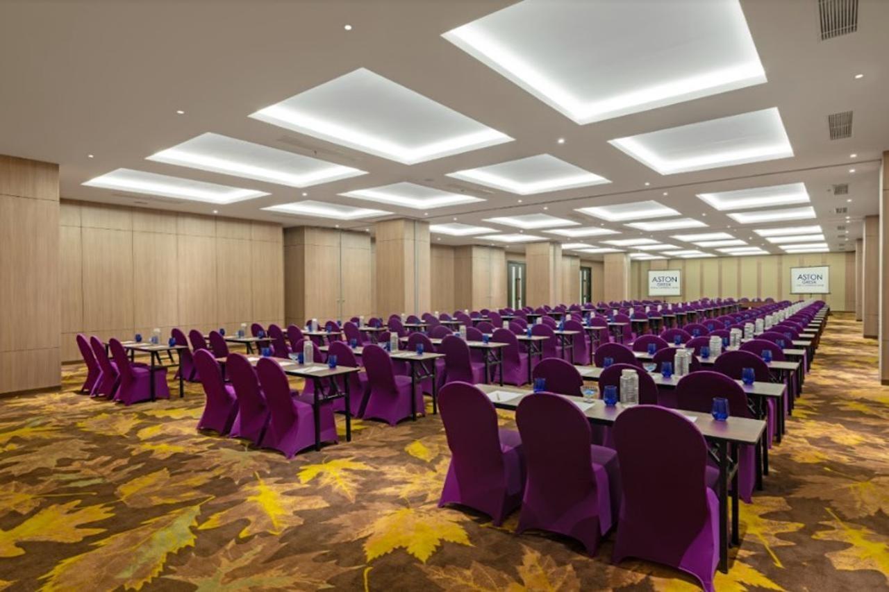 Aston Gresik Hotel & Conference Center Eksteriør bilde