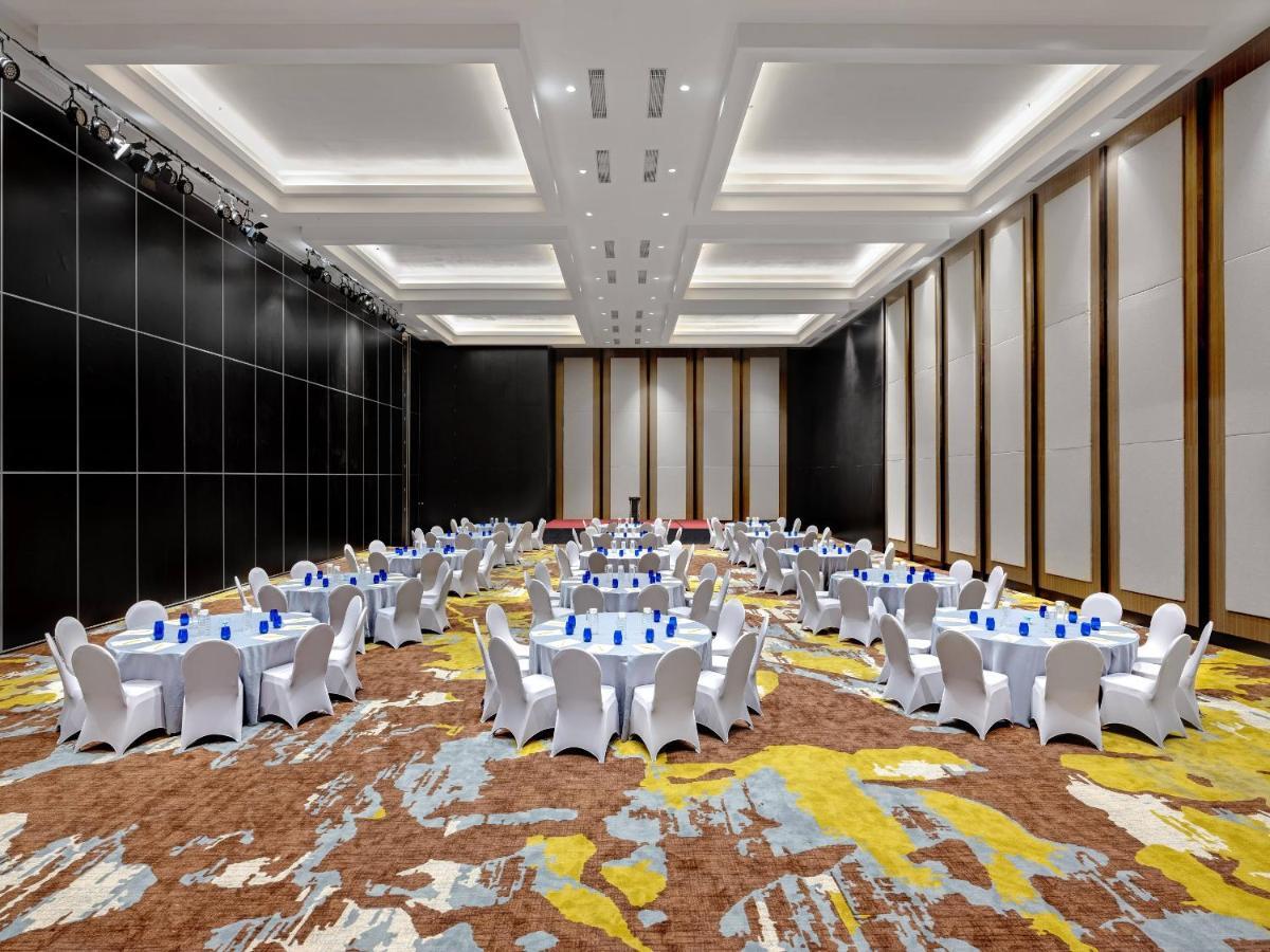 Aston Gresik Hotel & Conference Center Eksteriør bilde