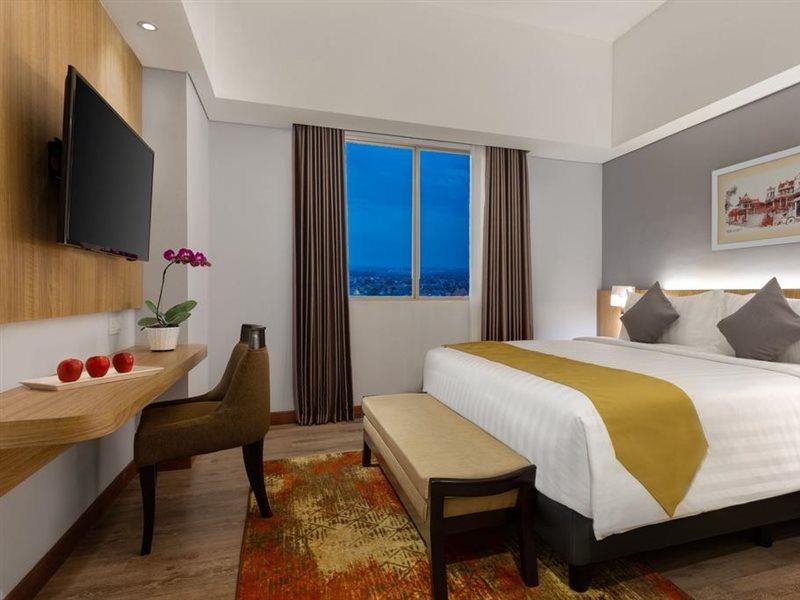 Aston Gresik Hotel & Conference Center Eksteriør bilde